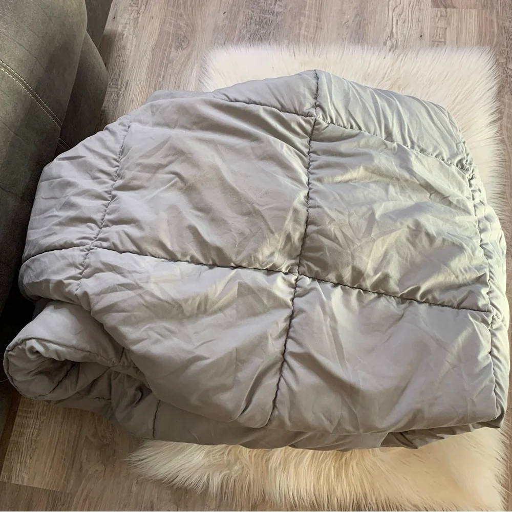 London Fog Supreme Down Alternative Queen Size Comforter Grey 94